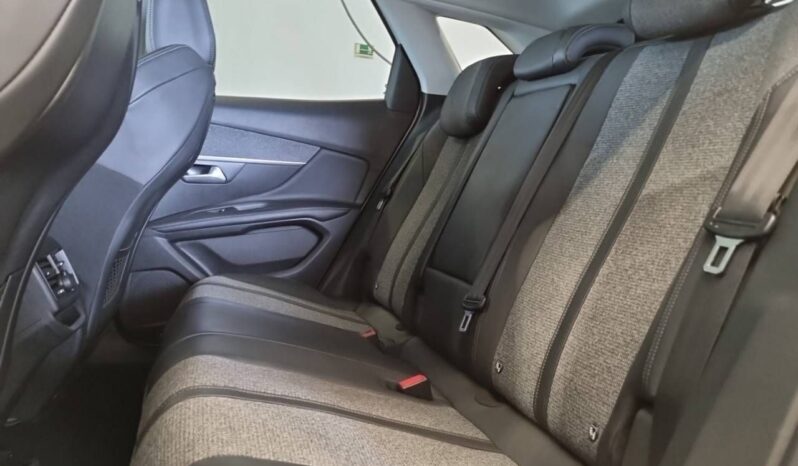 
								Peugeot 3008 PureTech 130 Allure EAT6 96 kW (130 CV) full									