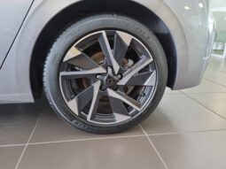 
										Peugeot 308 PureTech 130 S&S Allure 96 kW (130 CV) full									