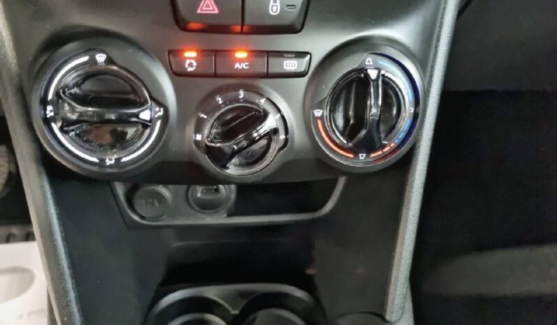 
								Peugeot 208 PureTech Signature 60 kW (82 CV) full									